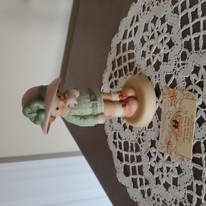 Enesco Memories of Yesterday Figurine #S0104 1994
